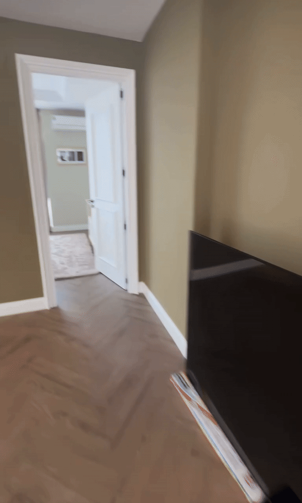 Lệ Quyên khoe toàn cảnh biệt thự mới xây xong ở Đà Lạt, gây chú ý là phòng của quý tử hào môn-7