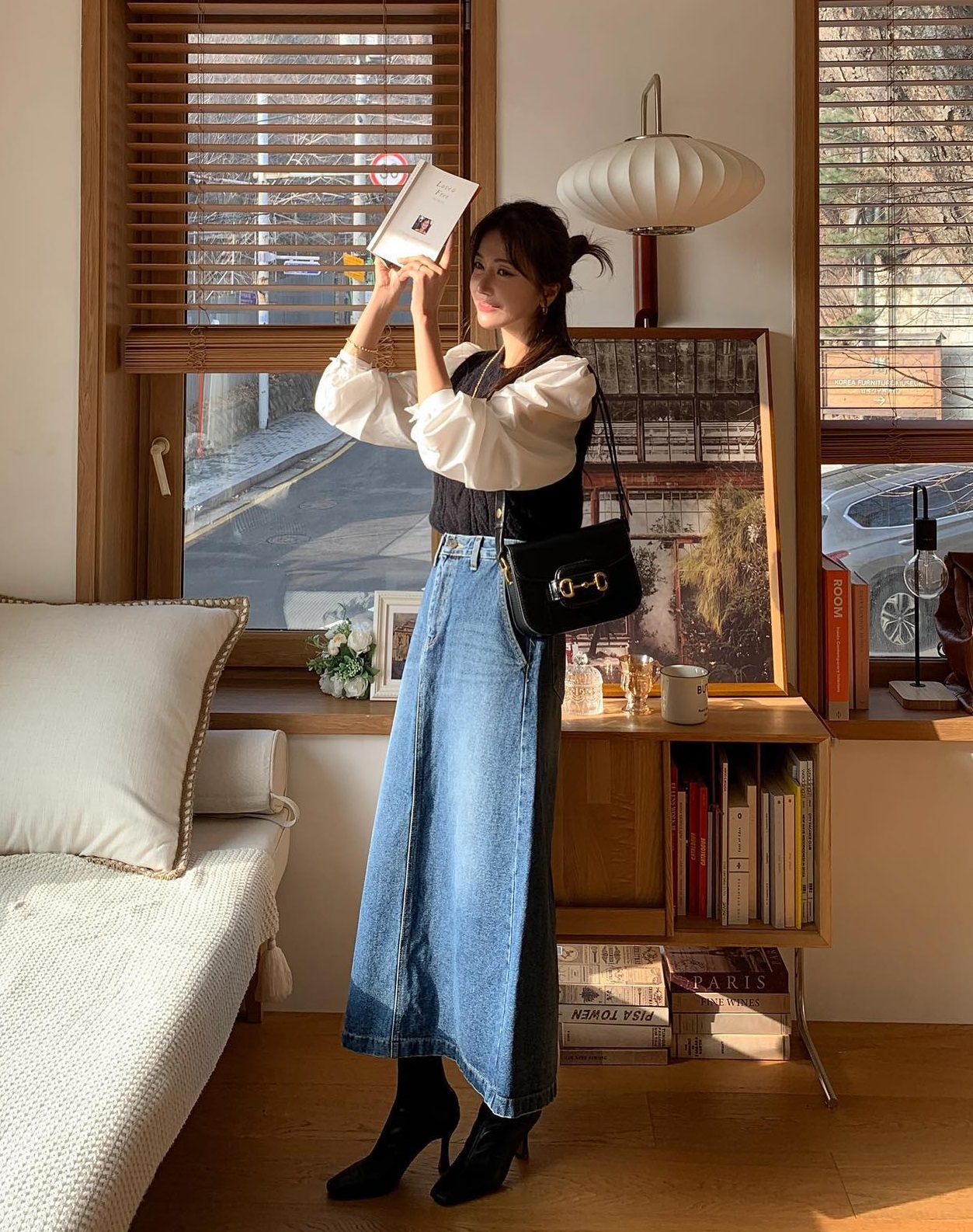 10 set trang phục màu trung tính cho những ai không thích diện đồ màu mè đón Tết-1