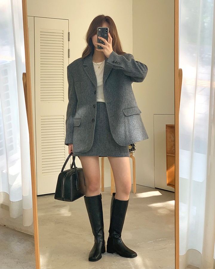 10 set trang phục màu trung tính cho những ai không thích diện đồ màu mè đón Tết-5