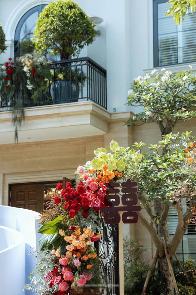 Diễm My 9X đã làm gì với căn biệt thự bề thế được bố mẹ chồng tặng trong ngày cưới?-6