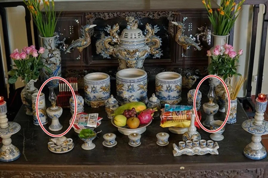 Nên đặt đèn dầu hay thắp đèn điện trên bàn thờ sẽ tốt hơn? Rất ít người biết câu trả lời-2