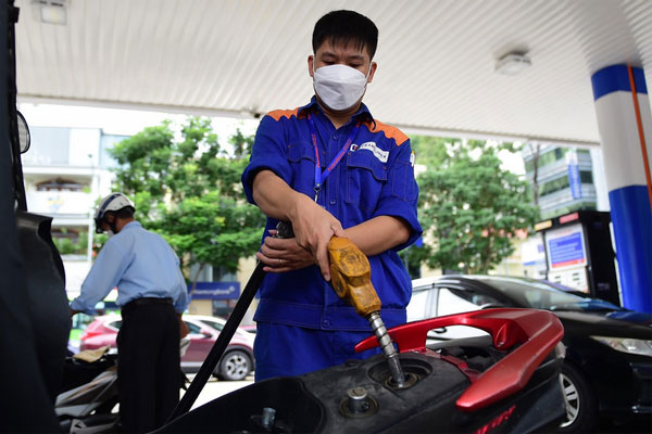 Giá xăng trong nước ngày mai có khả năng tăng mạnh-2
