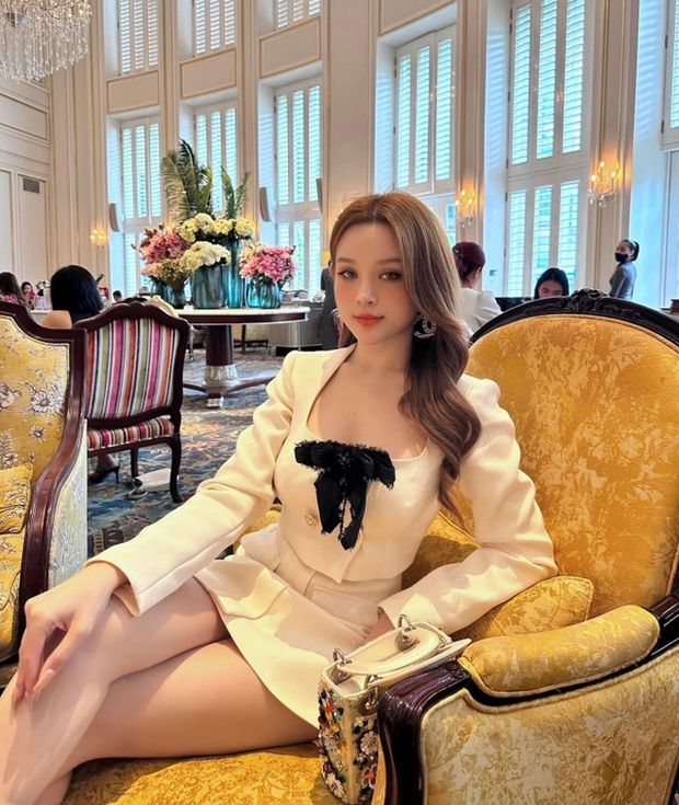 Hội bạn thân toàn làm dâu hào môn: Người kết hôn con trai danh gia vọng tộc, người sống trong biệt thự hơn 100 tỷ-11