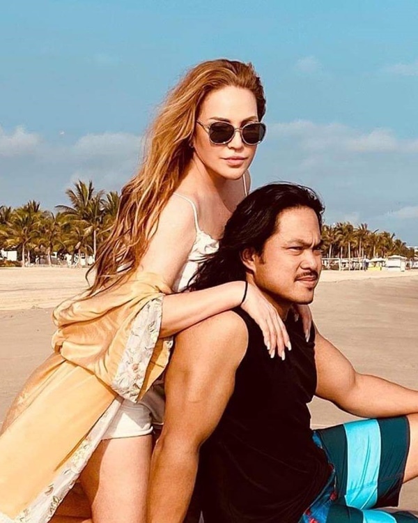 Nữ danh ca Việt: 2 lần ly hôn, hủy cưới với bạn trai kém 12 tuổi, gây bất ngờ khi công khai yêu đồng giới-2