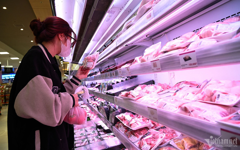 Chuyện hiếm dịp cận Tết, giá thịt lợn trong siêu thị rẻ hơn ở chợ-1