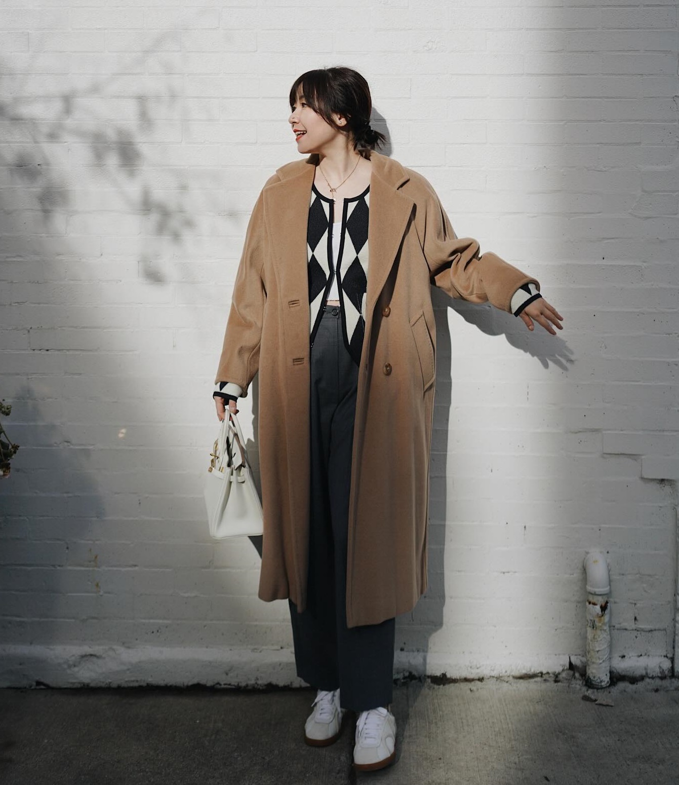 5 kiểu áo khoác đơn giản, tinh tế nên sắm diện Tết nếu bạn không thích sự cầu kỳ-7