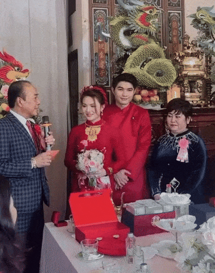 Cô dâu Đồng Tháp nhận của hồi môn là sổ tiết kiệm 50 tỷ đồng và 2 tỷ tiền mặt, danh tính chẳng ai xa lạ-1