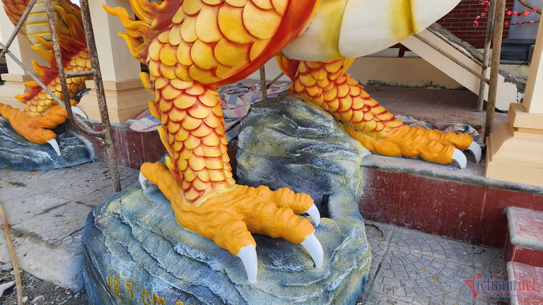 Cận cảnh cặp tượng rồng gây bão mạng của nghệ nhân Quảng Trị-6