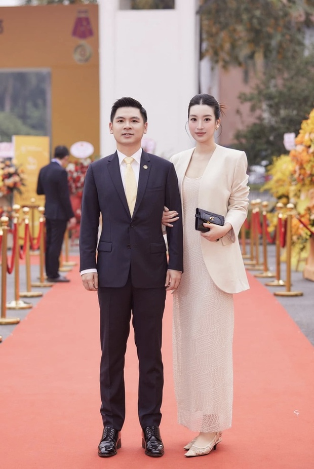 Ông xã doanh nhân khoá môi Đỗ Mỹ Linh, có hành động chú ý với con gái-4