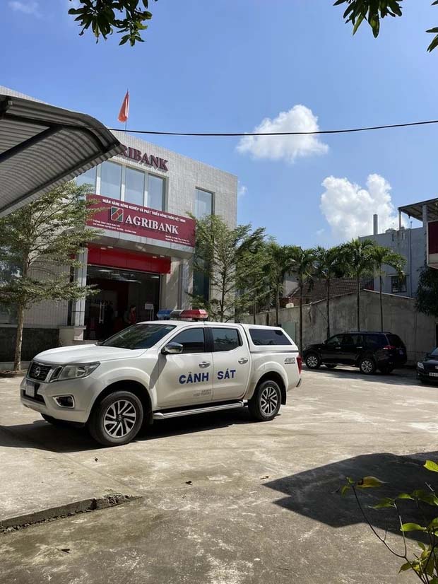 Truy bắt 2 kẻ cướp ngân hàng ở tỉnh Quảng Nam-1