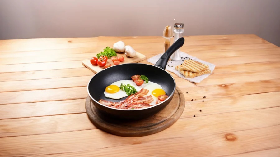 Muốn chảo chống dính bền, lâu tróc khi mới mua về nhớ rửa bằng thứ đồ uống mà chúng ta rất hay dùng này-2