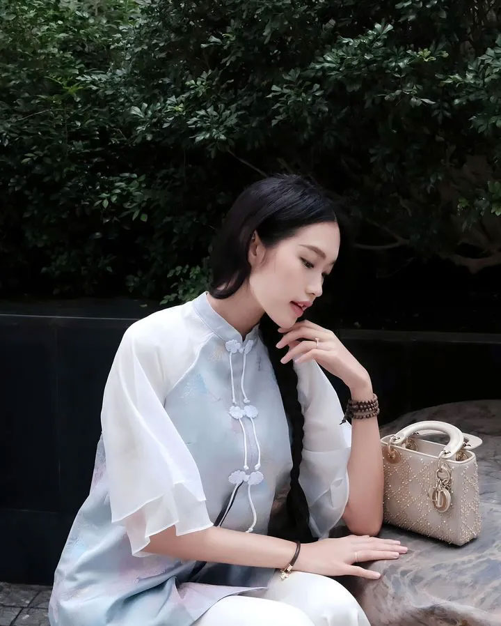 Hội bạn thân vợ cầu thủ rủ nhau diện áo dài đón Tết, Doãn Hải My ra dáng nàng dâu mới-2