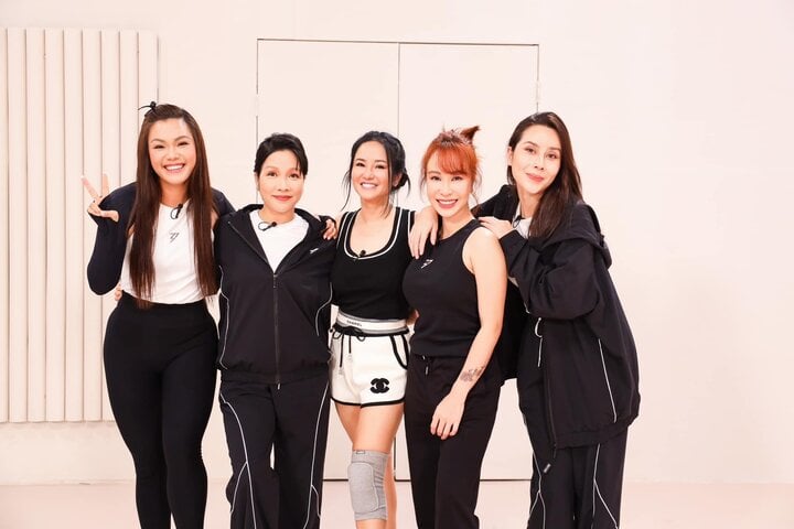 Hồng Nhung tiết lộ mối quan hệ với Mỹ Linh: Không phải chỉ vui mới vỗ tay vào-3