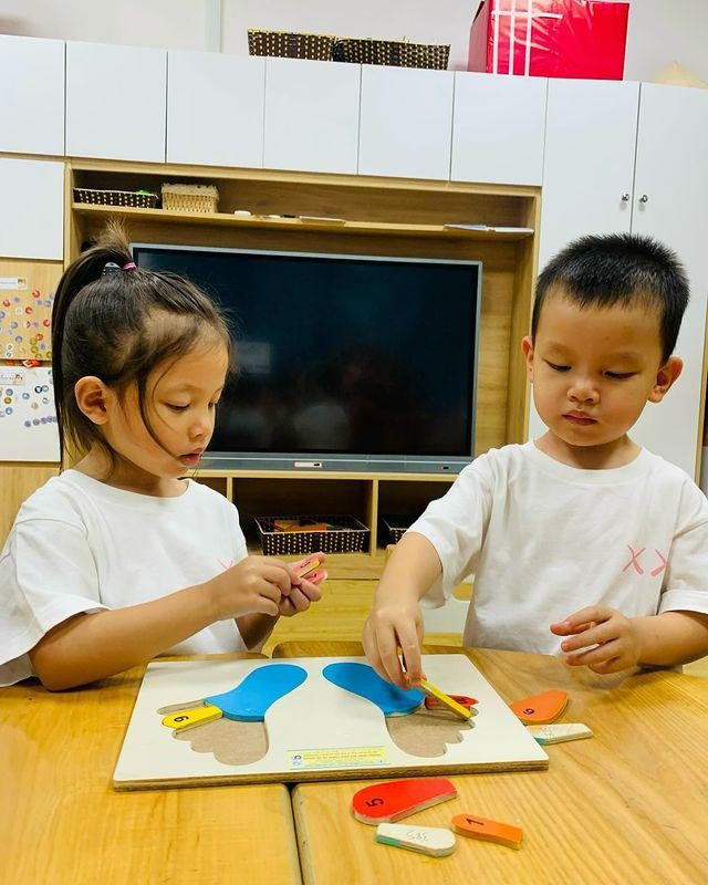 Đi họp phụ huynh cho con, Hồ Ngọc Hà sướng đến nở cả mũi, phải thốt lên: Mê Lisa quá em ơi!-2