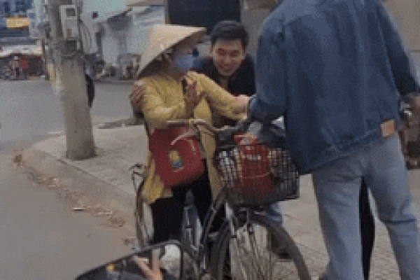 Chiêm ngưỡng cây bồ đề mạ vàng, nặng hơn 1 tấn ở TP.HCM-14