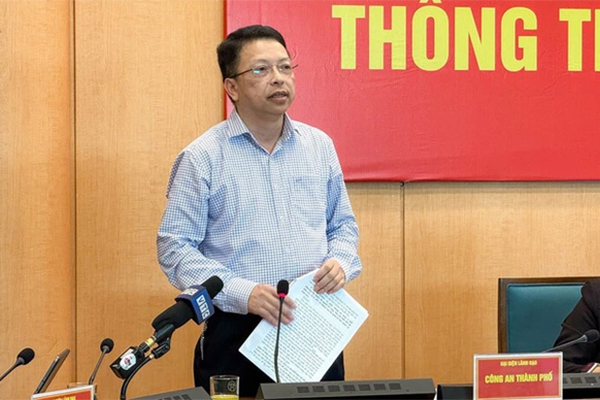 Hà Nội: Cháy nhà trong ngõ nhỏ Định Công, giải cứu 2 người mắc kẹt-5