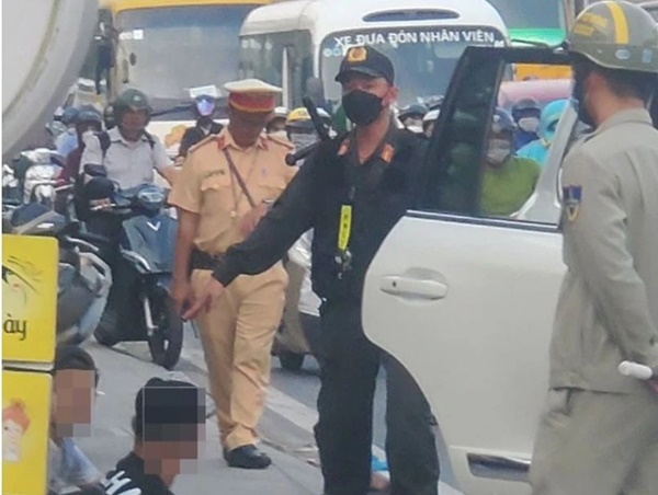 Công an Bình Dương giải cứu một người bị trói trên ôtô-1