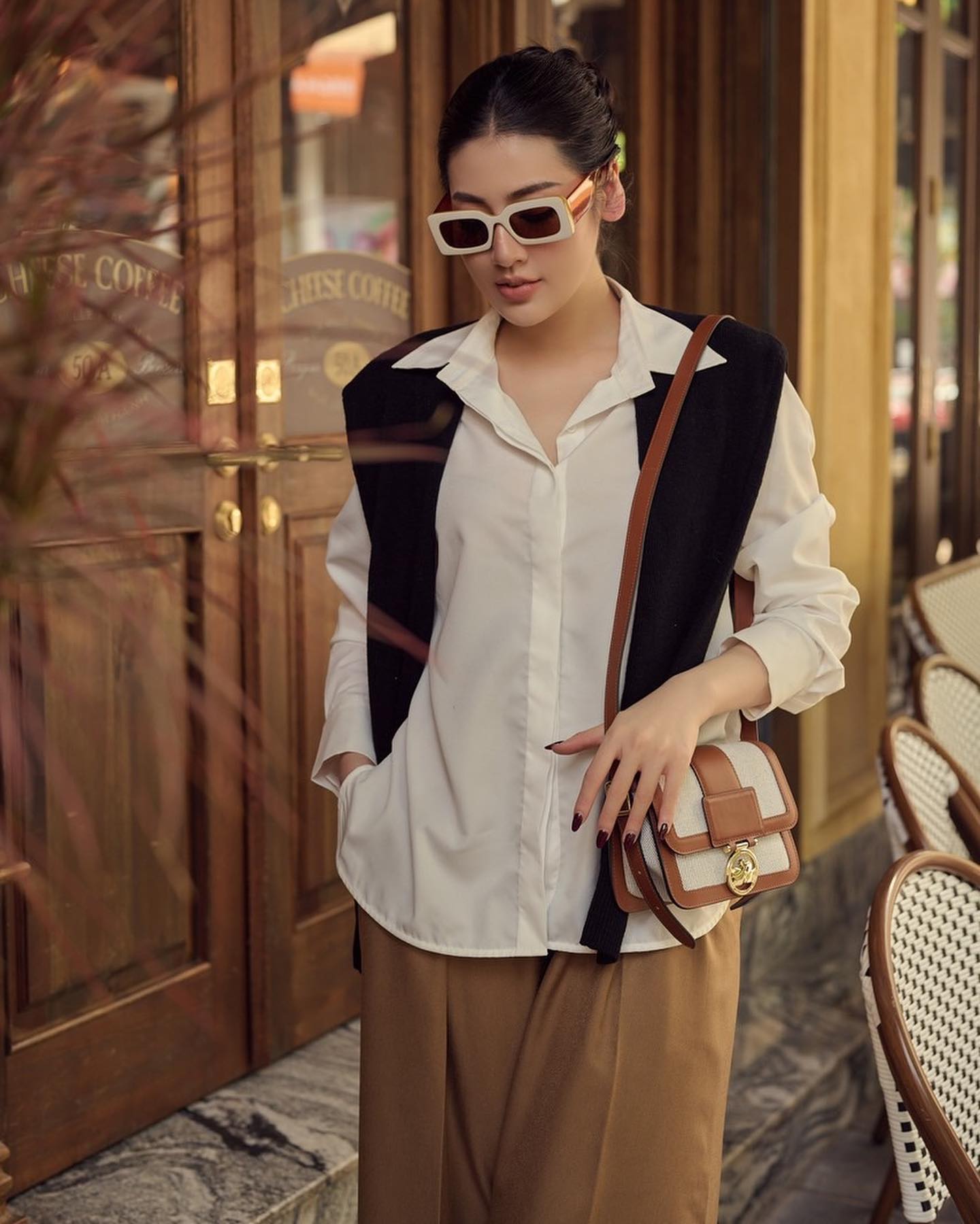 Mặc áo trắng trẻ trung và thanh lịch như mỹ nhân Việt-6