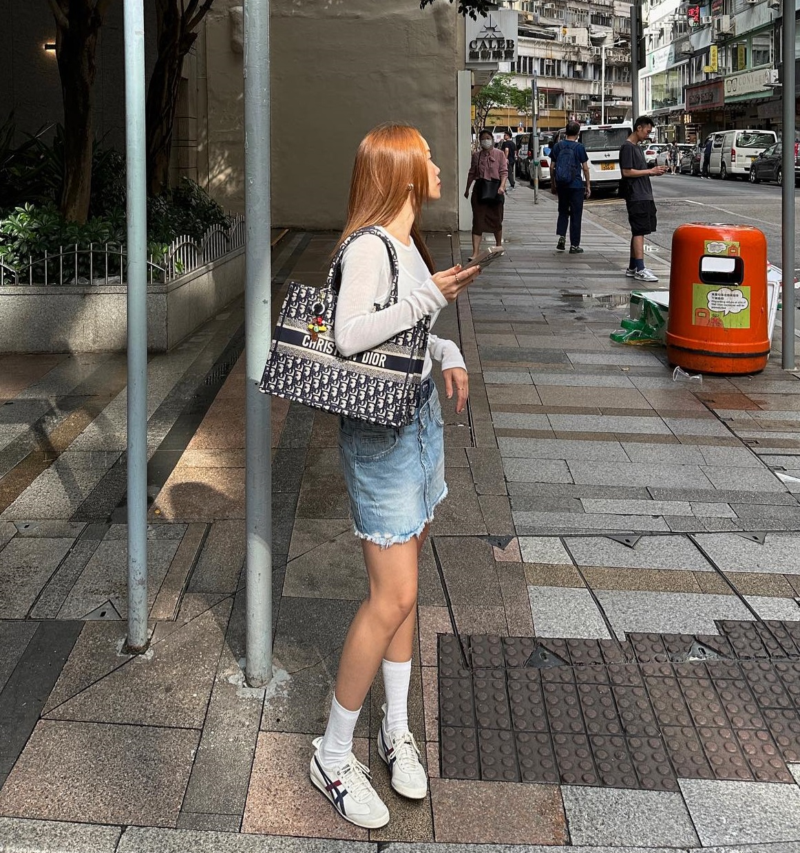 Mặc áo trắng trẻ trung và thanh lịch như mỹ nhân Việt-8