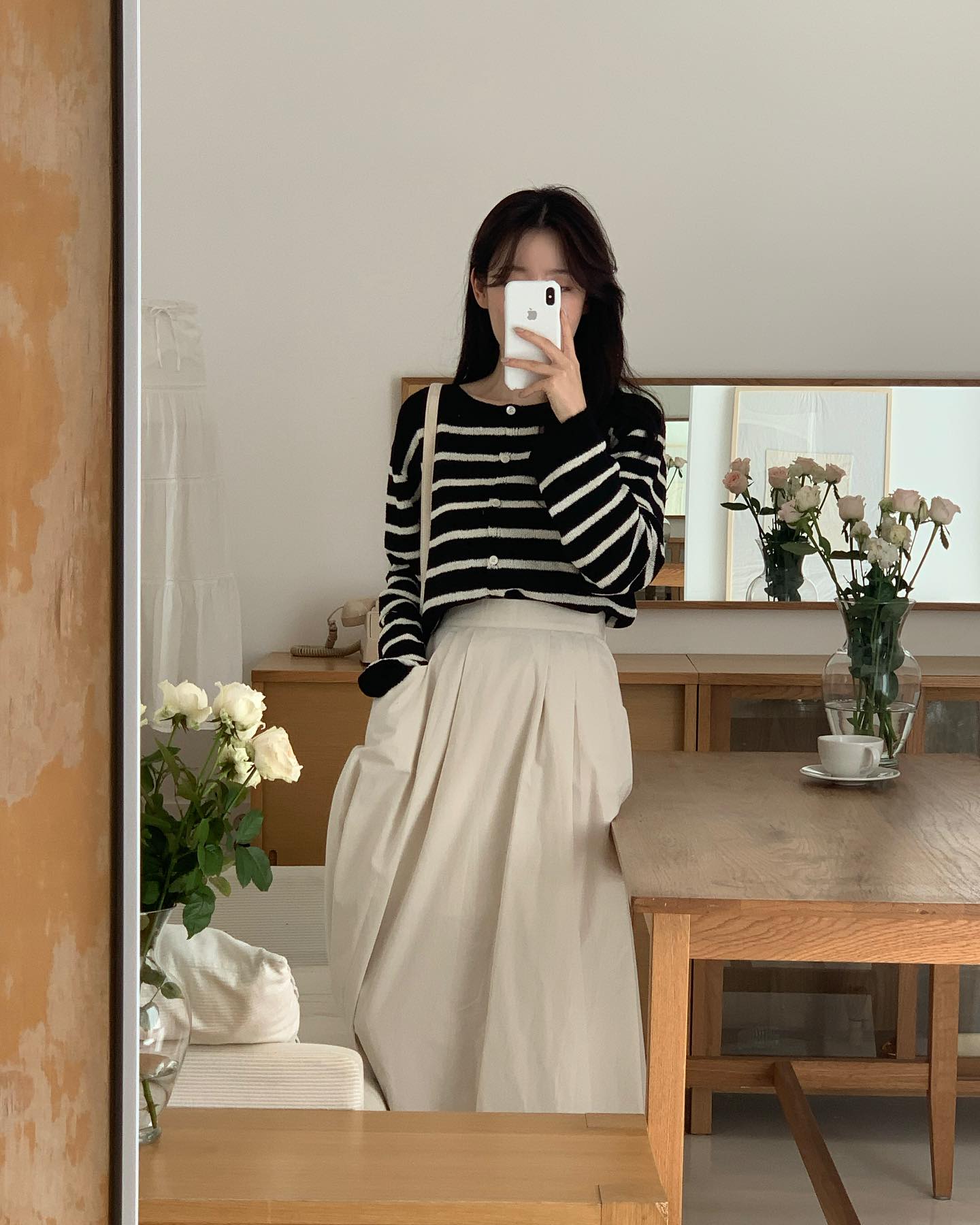 5 mẫu áo hack tuổi, đáng sắm nhất cho dịp Tết 2024-10