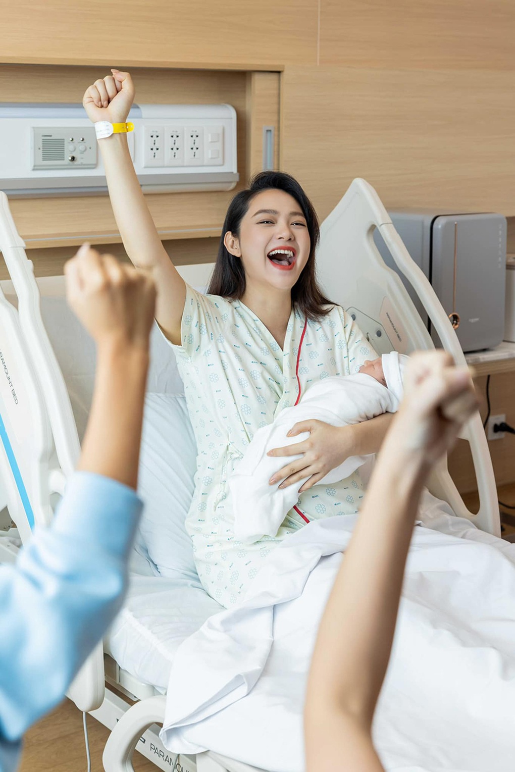 Minh Hằng ở ẩn sinh con: Được chồng cưng chiều, vẫn ray rứt vì nhớ nghề-3