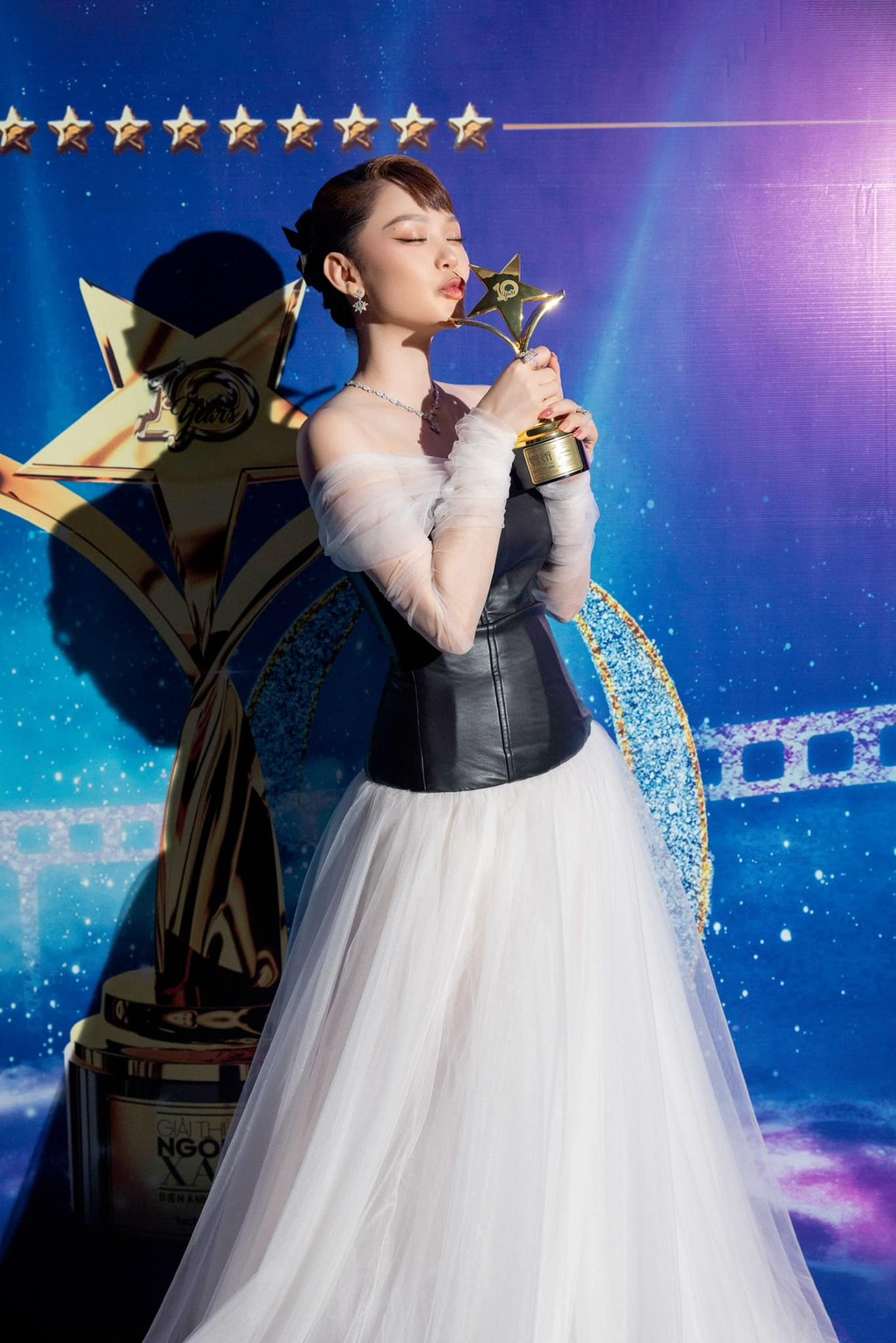 Minh Hằng ở ẩn sinh con: Được chồng cưng chiều, vẫn ray rứt vì nhớ nghề-10