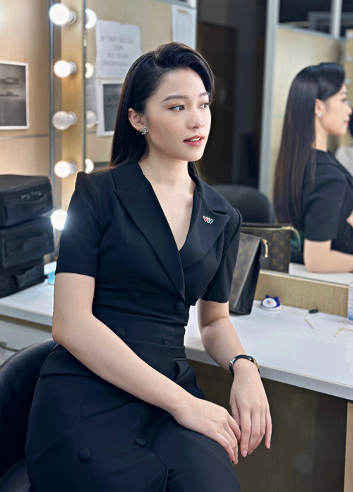 Nhan sắc MC thời tiết Hạnh Quyên xinh như hoa hậu của VTV-2