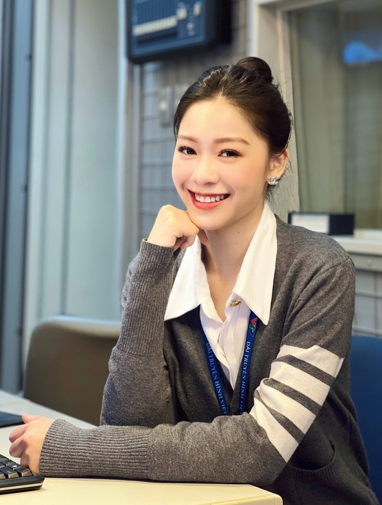 Nhan sắc MC thời tiết Hạnh Quyên xinh như hoa hậu của VTV-7