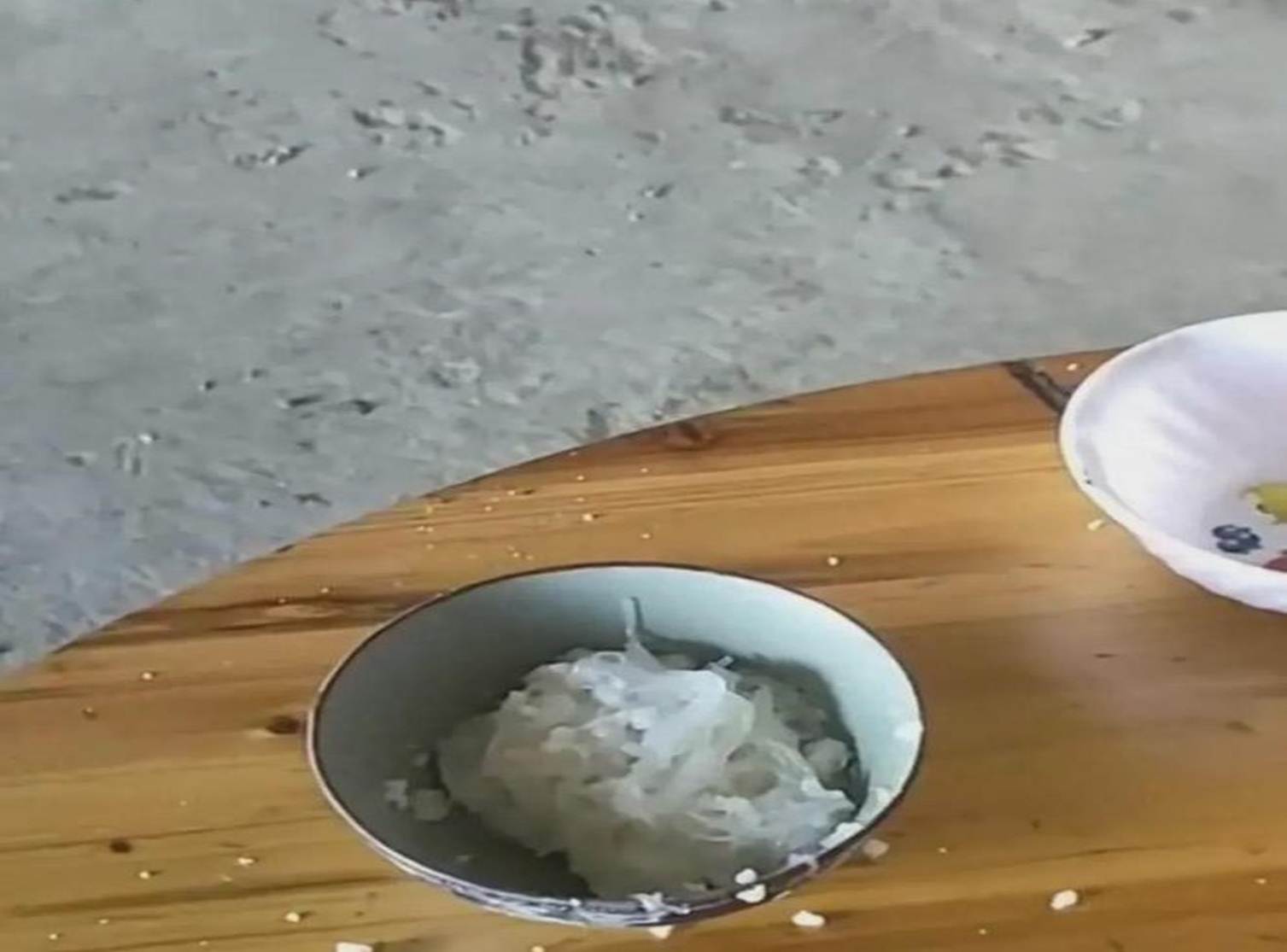 Ly hôn về nhà thu dọn đồ đạc, người mẹ bắt gặp cảnh tượng khiến cô bật khóc nức nở, chi tiết đau lòng nằm trong bát cơm-2