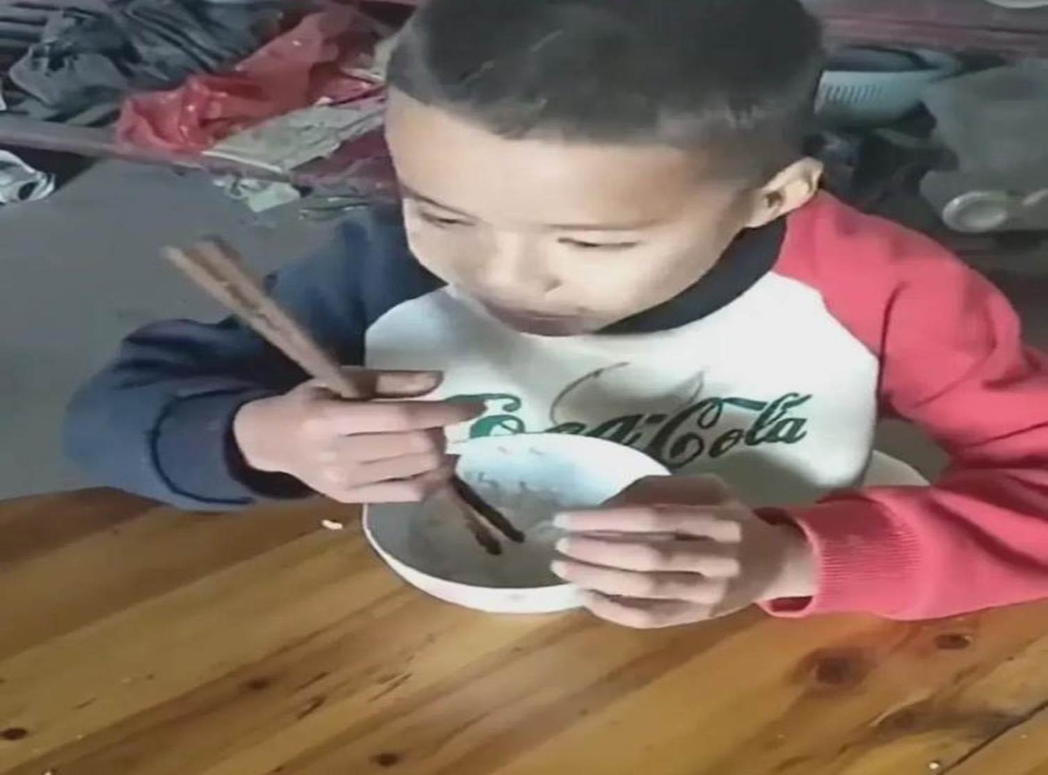 Ly hôn về nhà thu dọn đồ đạc, người mẹ bắt gặp cảnh tượng khiến cô bật khóc nức nở, chi tiết đau lòng nằm trong bát cơm-3