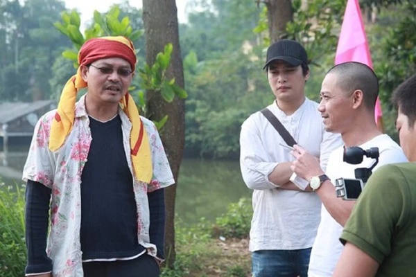 Hai đại gia chân đất: Người là giám đốc nhà hát, người có tài sản khủng-2