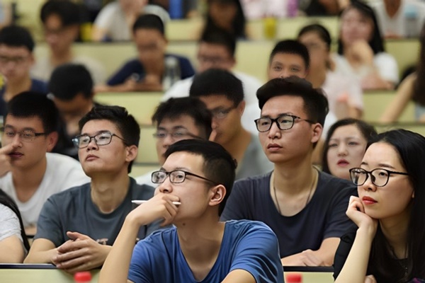 Sinh viên quá áp lực, nhiều đại học top đầu châu Á bỏ bảng điểm-2