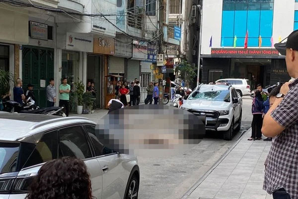 Người phụ nữ tử vong sau khi rơi từ tầng 9 trúng ô tô đang đỗ-1