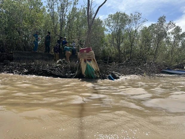 Vụ nổ làm 3 người mất tích trên sông ở Cà Mau: Thấy thêm 1 thi thể nạn nhân-1