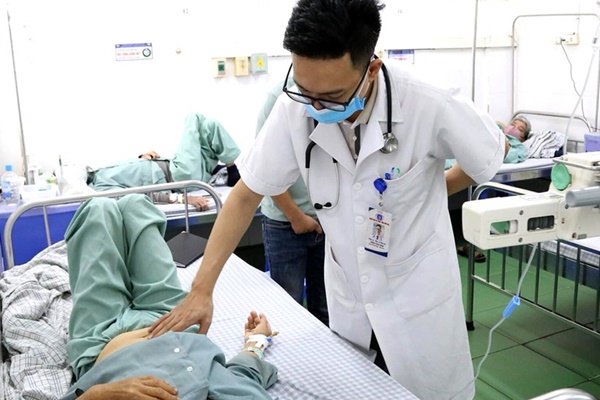 Bụng người đàn ông to gấp 5 lần, tắc ruột cấp tính nguy hiểm vì bí quyết ăn buffet không lỗ nhiều người truyền tai nhau-3