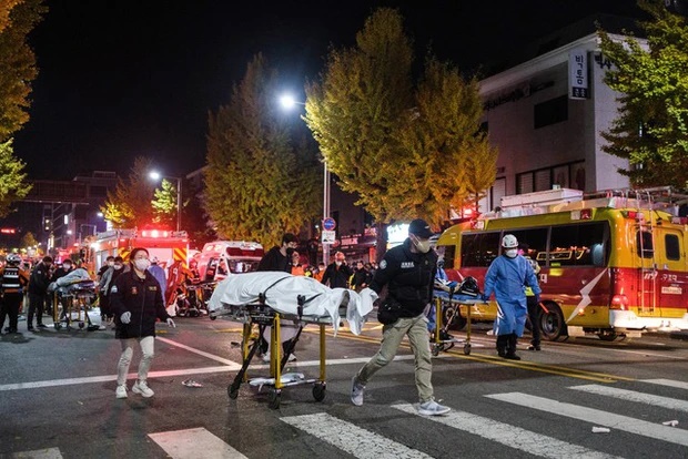 Cảnh sát trưởng Seoul bị buộc tội về thảm họa giẫm đạp Itaewon khiến 158 người chết-1