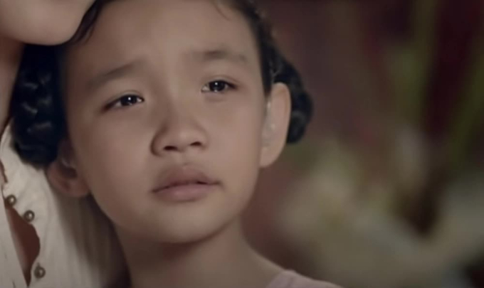 Cô bé khiếm thính từng đóng quảng cáo Tết khiến ai xem cũng khóc, nhan sắc hiện gây ngỡ ngàng-1