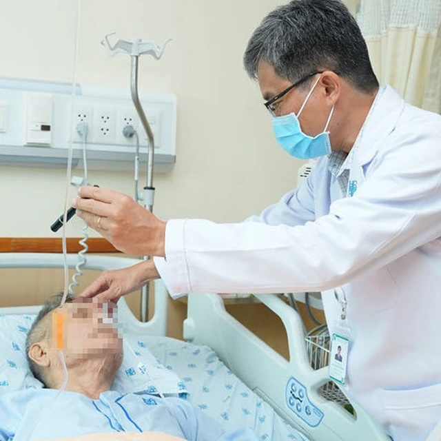 Người đàn ông đột quỵ sau buổi tiệc liên hoan cuối năm: BS cảnh báo nguy cơ đột quỵ gia tăng ngày Tết-1