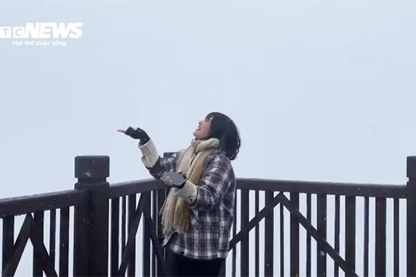 Thiếu tiền tiêu xài, 3 người bạn thân rủ nhau cướp ngân hàng-2