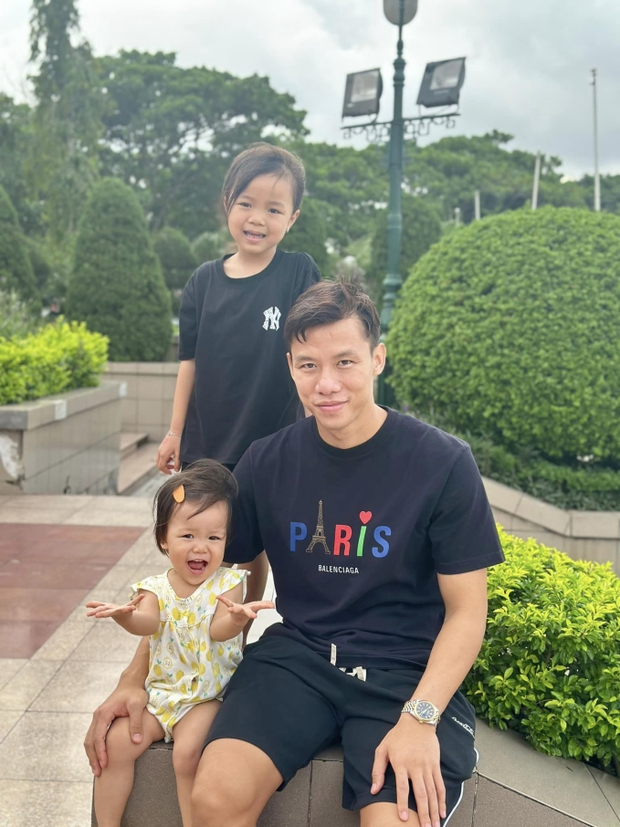 Đội trưởng đội tuyển Việt Nam kỷ niệm 6 năm ngày cưới với vợ hoa khôi: Cuộc sống viên mãn đủ cả nhà lầu, xe hơi-5