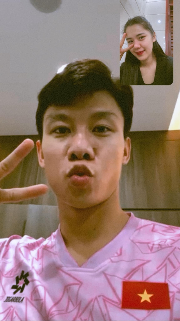 Đội trưởng đội tuyển Việt Nam kỷ niệm 6 năm ngày cưới với vợ hoa khôi: Cuộc sống viên mãn đủ cả nhà lầu, xe hơi-6