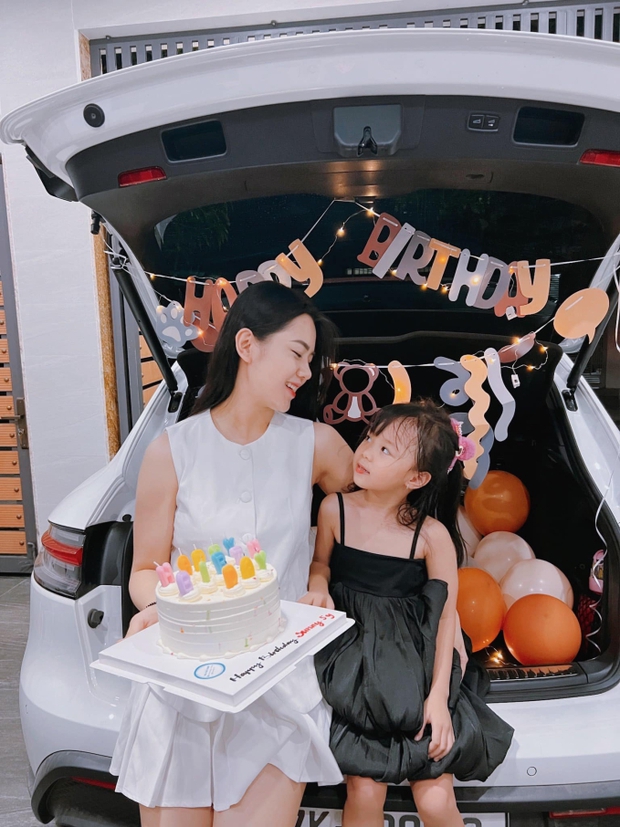 Đội trưởng đội tuyển Việt Nam kỷ niệm 6 năm ngày cưới với vợ hoa khôi: Cuộc sống viên mãn đủ cả nhà lầu, xe hơi-7