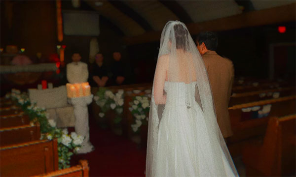 Hoa hậu Diễm Hương bí mật làm đám cưới ở nước ngoài, giấu danh tính chú rể-1