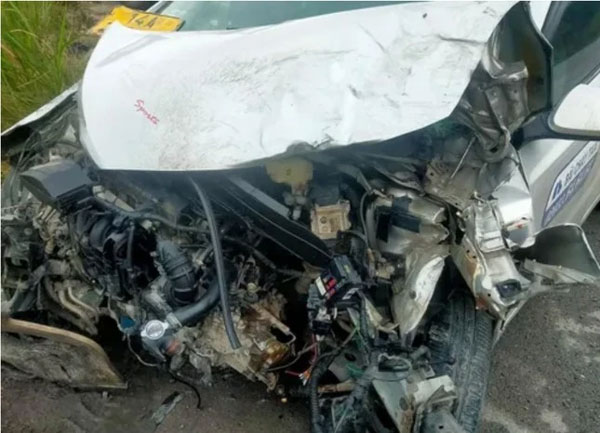 Tai nạn liên hoàn ở Hạ Long, xe khách chở 22 người lao xuống ao-2