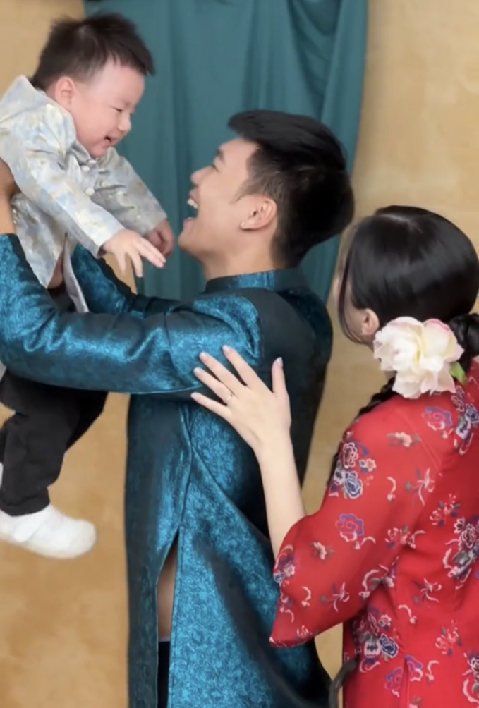 Hậu trường ảnh tết nhà Thành Chung và vợ hotgirl Tuyên Quang: Ảnh cam thường còn xinh đẹp thế này-2