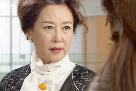 Mệt mỏi khi mẹ chồng khó tính, chồng nhu nhược