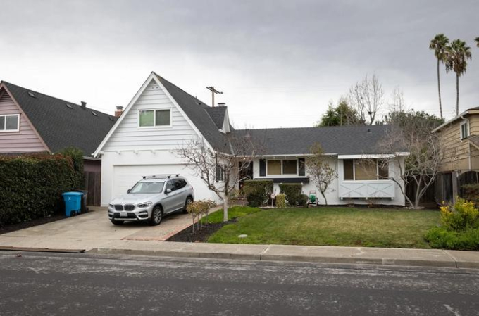 Chấn động: Kỹ sư Google đánh chết vợ dã man, hành động quỳ gối ngẩng mặt lên trời sau khi gây án khiến ai cũng ớn lạnh-2