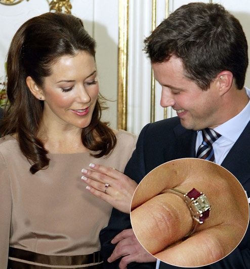Chiếc nhẫn đính hôn trị giá 1,2 tỷ VNĐ của Vương hậu Đan Mạch và ý nghĩa bí mật đầy bất ngờ đằng sau thay đổi mới nhất của bà-1