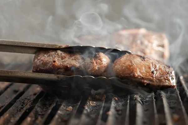 Bác sĩ chia sẻ 4 sai lầm nấu nướng nguy hiểm có thể giết chết bạn-3