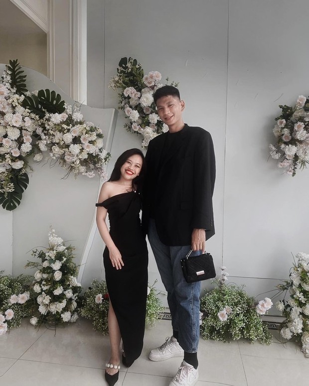 Cô gái 1m50 cưa đổ thầy giáo 1m96, hai bên gia đình đảo lộn vì chiều cao chênh lệch của cặp đôi-2